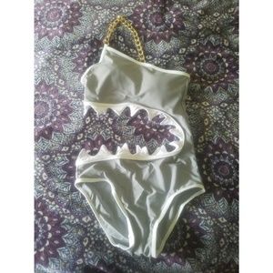 One-piece bathing suit 🦈